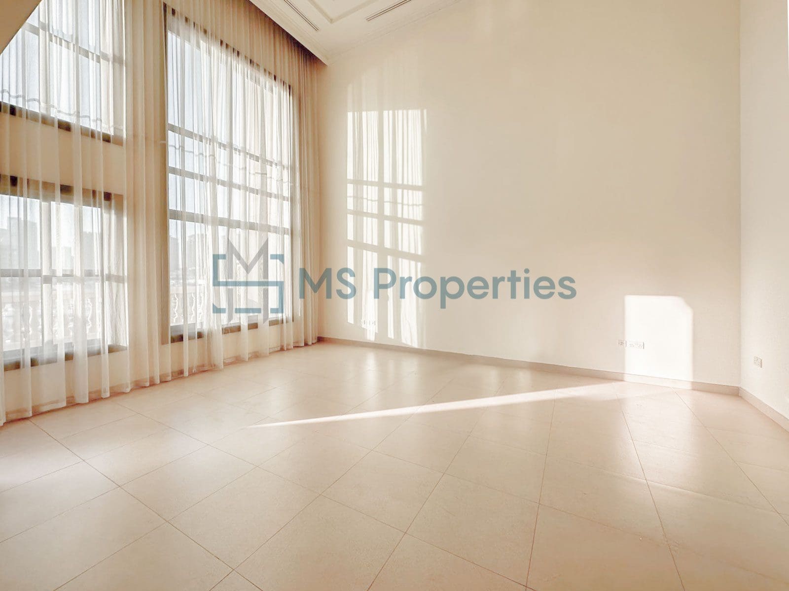Spacious 4BR + Maid’s Townhouse the Prime location of The Pearl