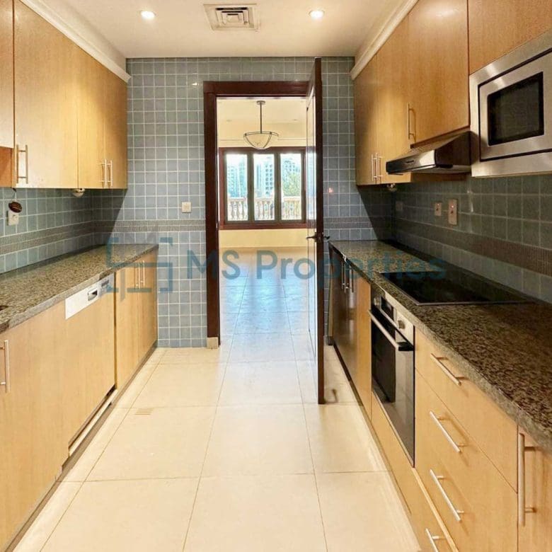 Spacious 4BR + Maid’s Townhouse the Prime location of The Pearl