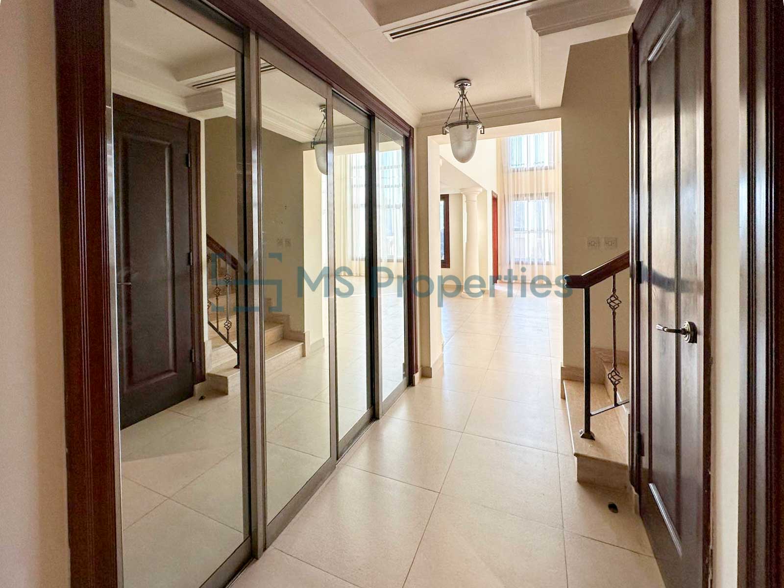 Spacious 4BR + Maid’s Townhouse the Prime location of The Pearl