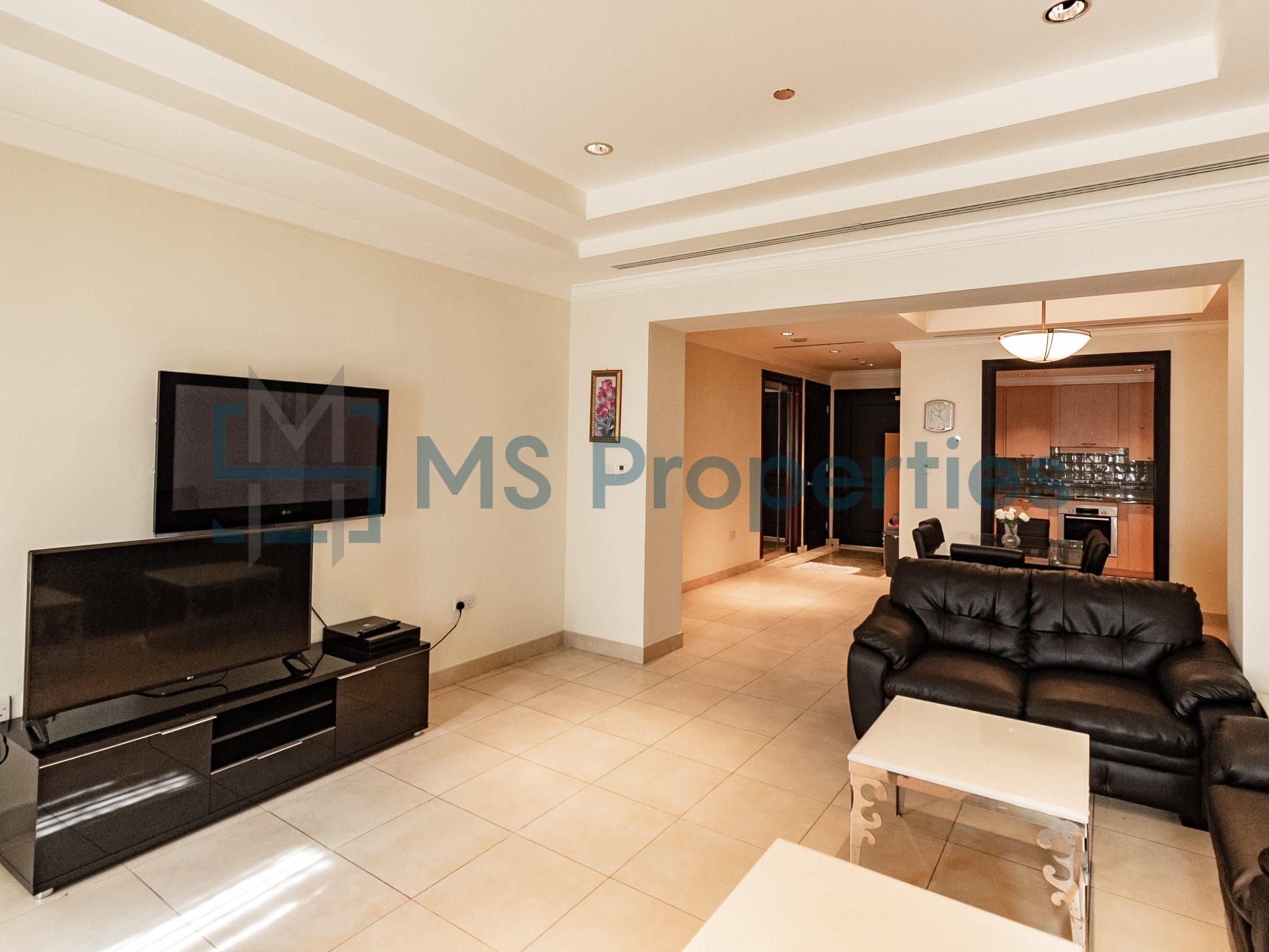 Captivating 1-Bedroom Flat with Great Window View
