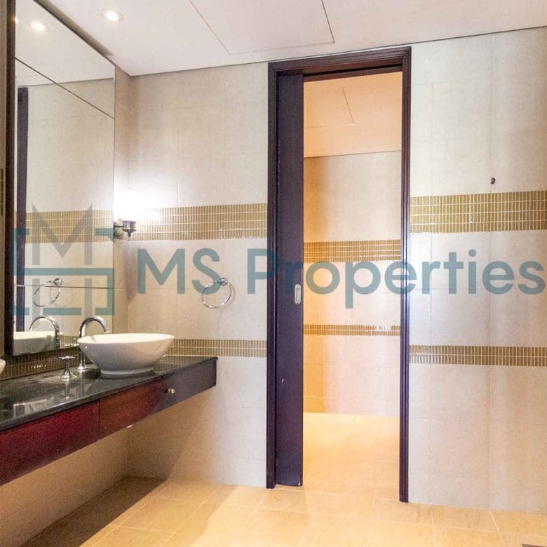 Ready To Move-In | 1BR Townhouse with Marina View