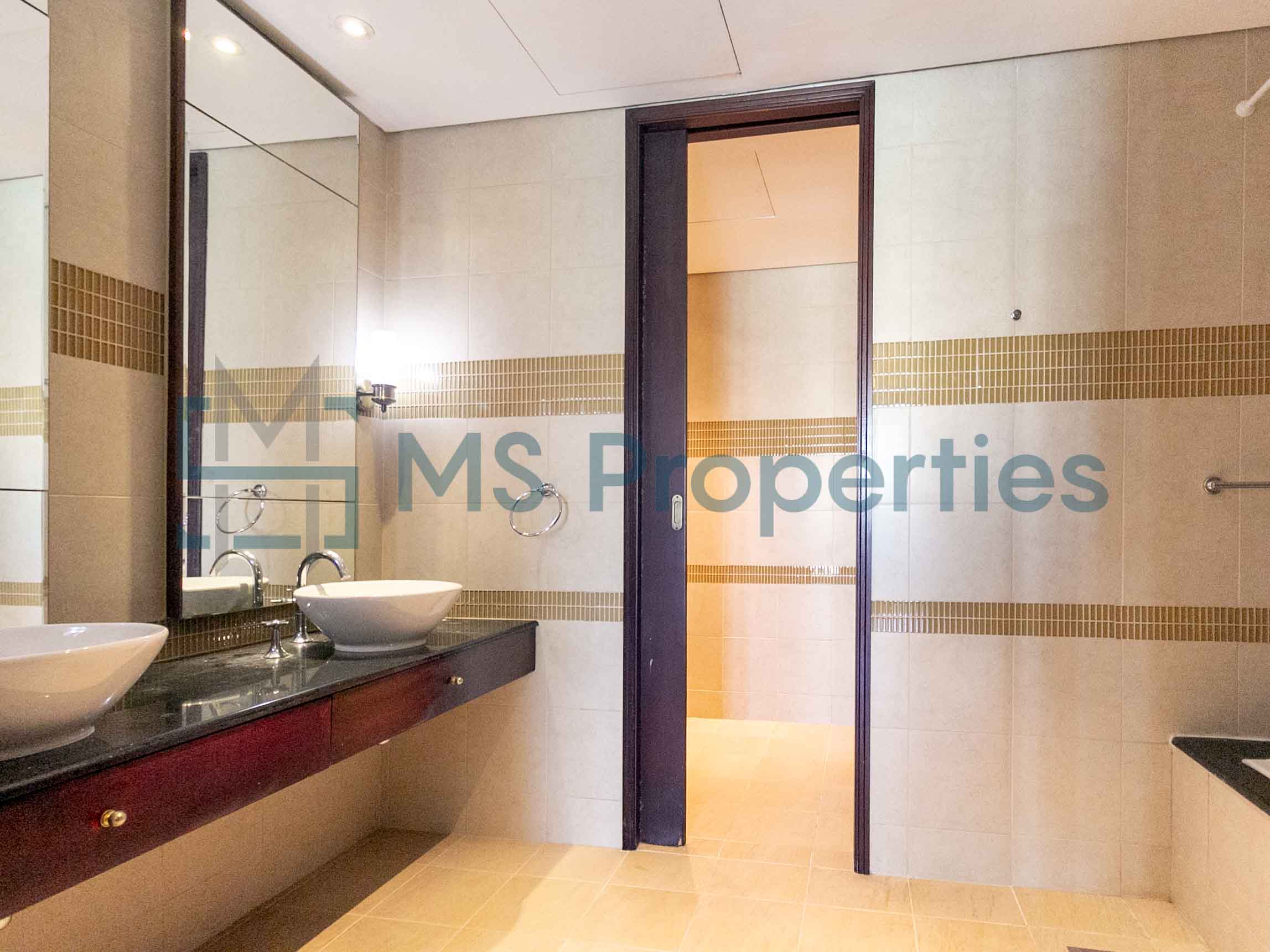 Ready To Move-In | 1BR Townhouse with Marina View