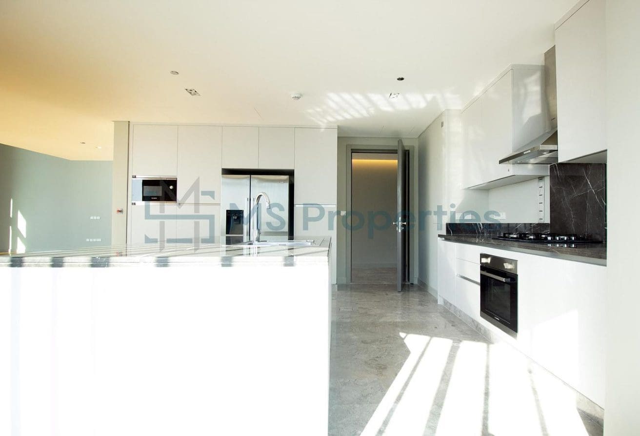 Luxurious and Stunning 3BHK Duplex in Seef Lusail