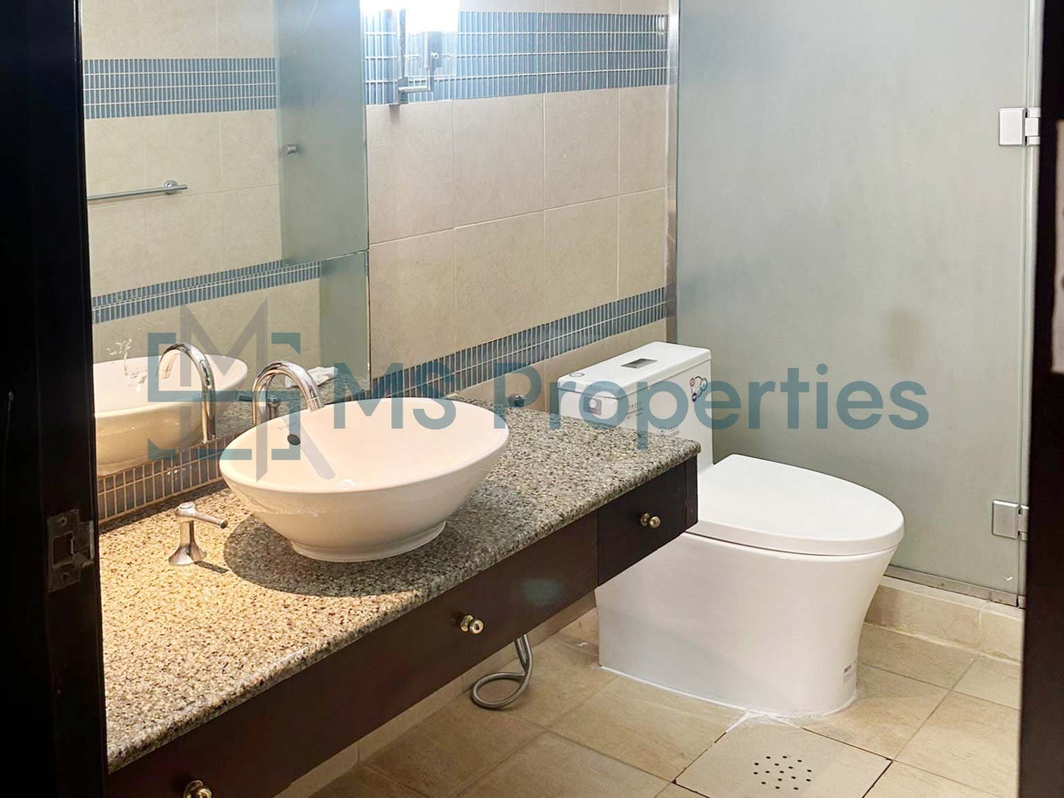 Luxury Living 2BHK Flat with Balcony in The Pearl
