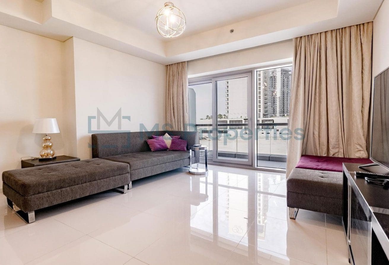Outstanding 1BHK Flat with Balcony View in Lusail