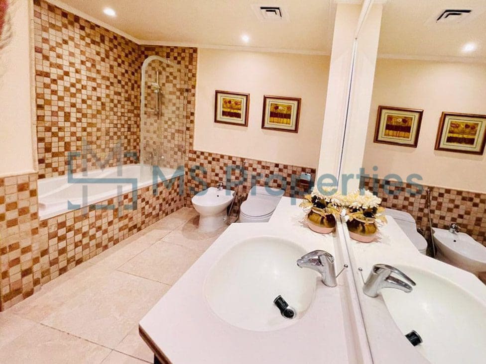 Luxurious 4-Bedroom Flats in Porto Arabia for Sale