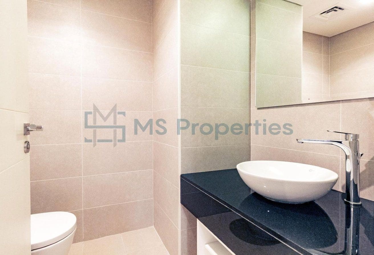 Outstanding 1BHK Flat with Balcony View in Lusail