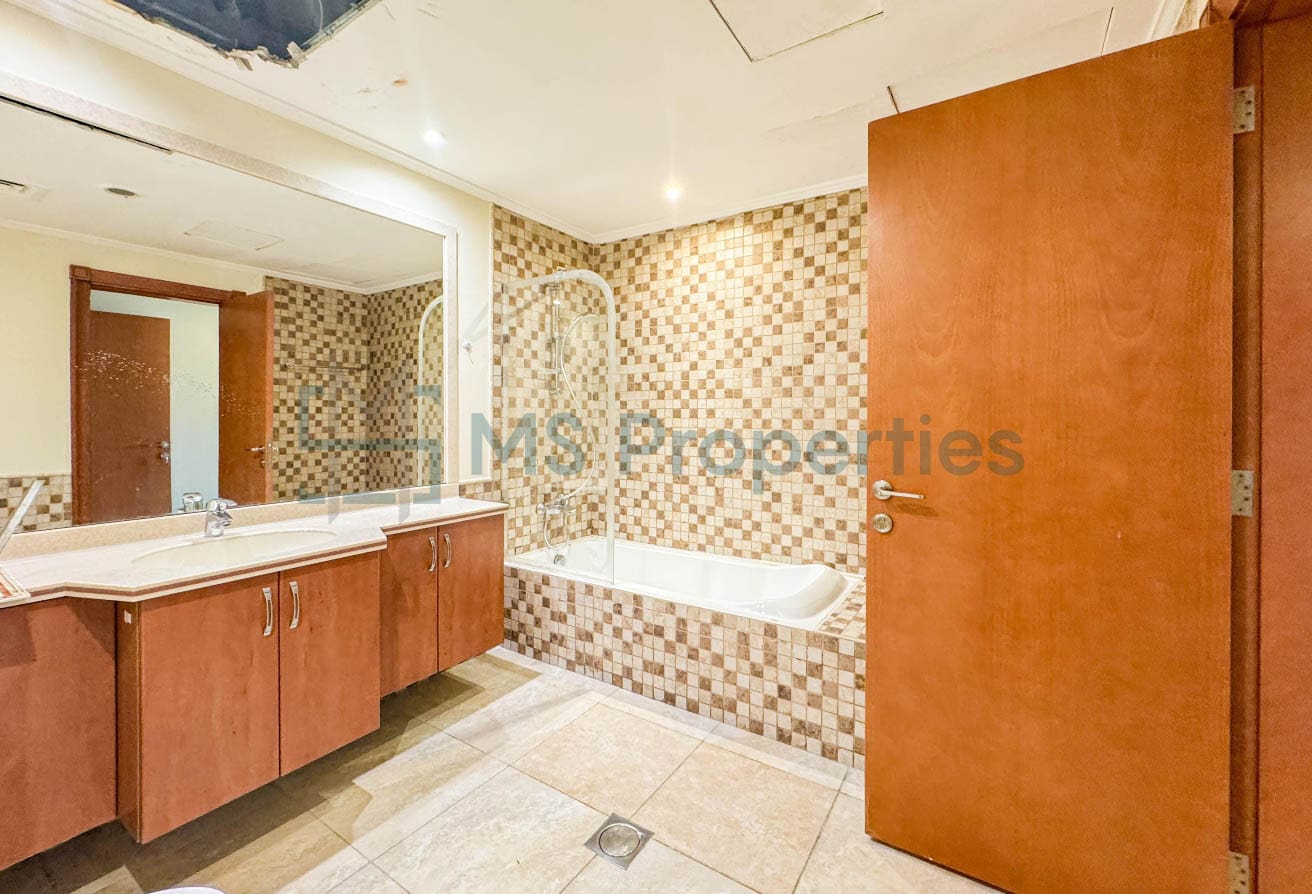 Spacious 1BHK in The Pearl with Great View Balcony