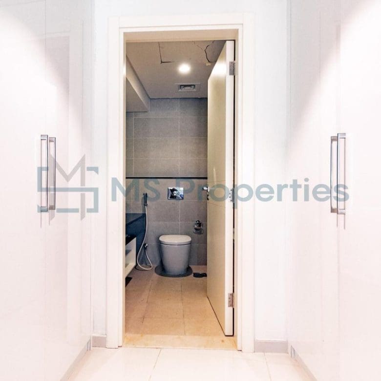 Outstanding 1BHK Flat with Balcony View in Lusail