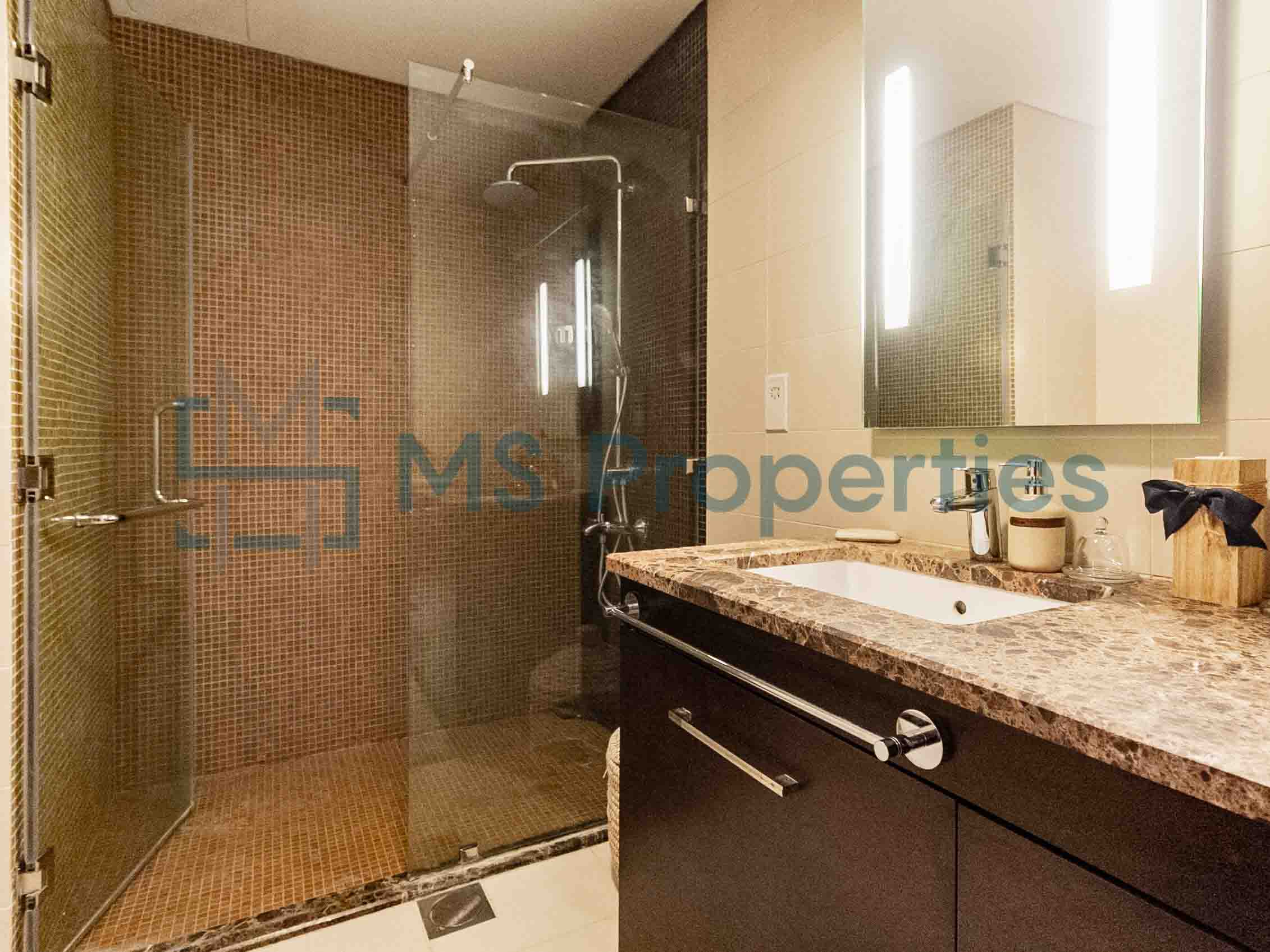 Amazing Studio Flat in The Pearl with Title Deed