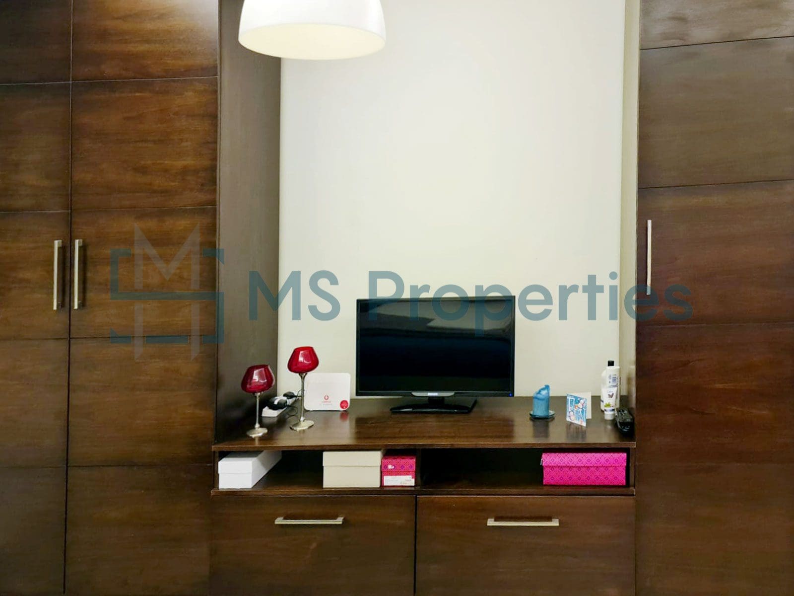 Amazing Studio Flat in The Pearl with Title Deed
