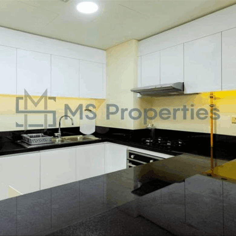 Nicely Furnished 1BHK Flat with Sea View Balcony