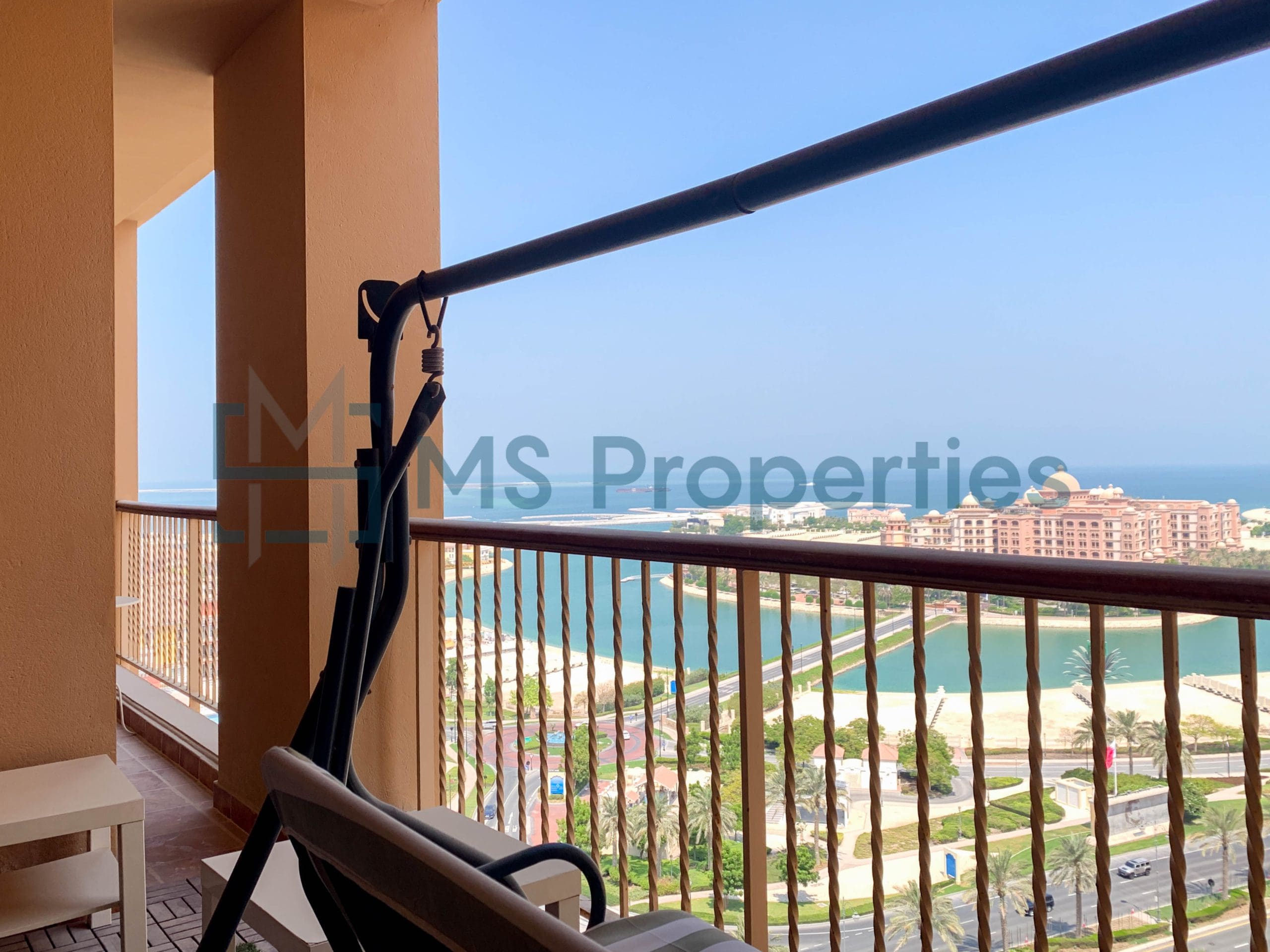 Elegant Luxury 1BR+Office Apartment with Balcony