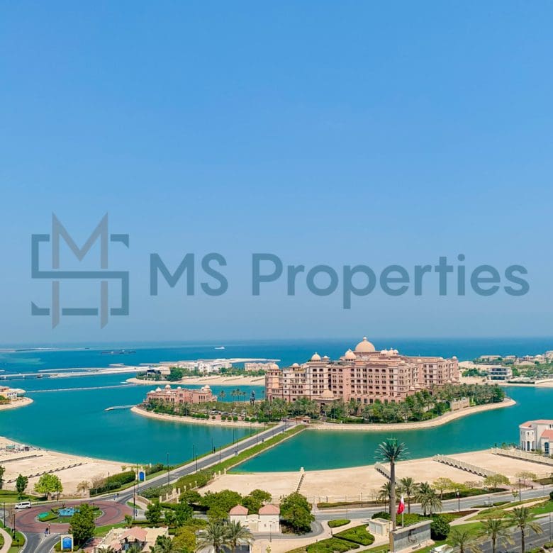 Elegant Luxury 1BR+Office Apartment with Balcony