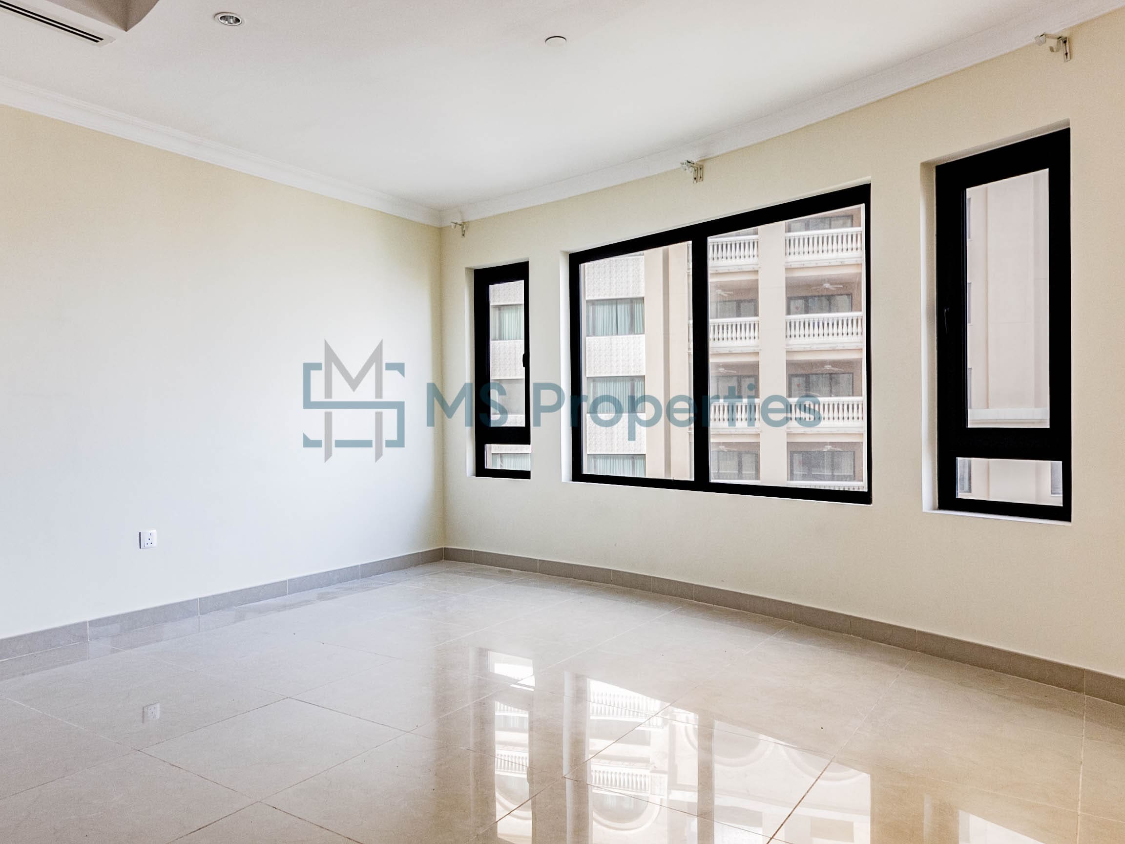 Marvelous 1BHK Apartment with Amazing Sea Balcony