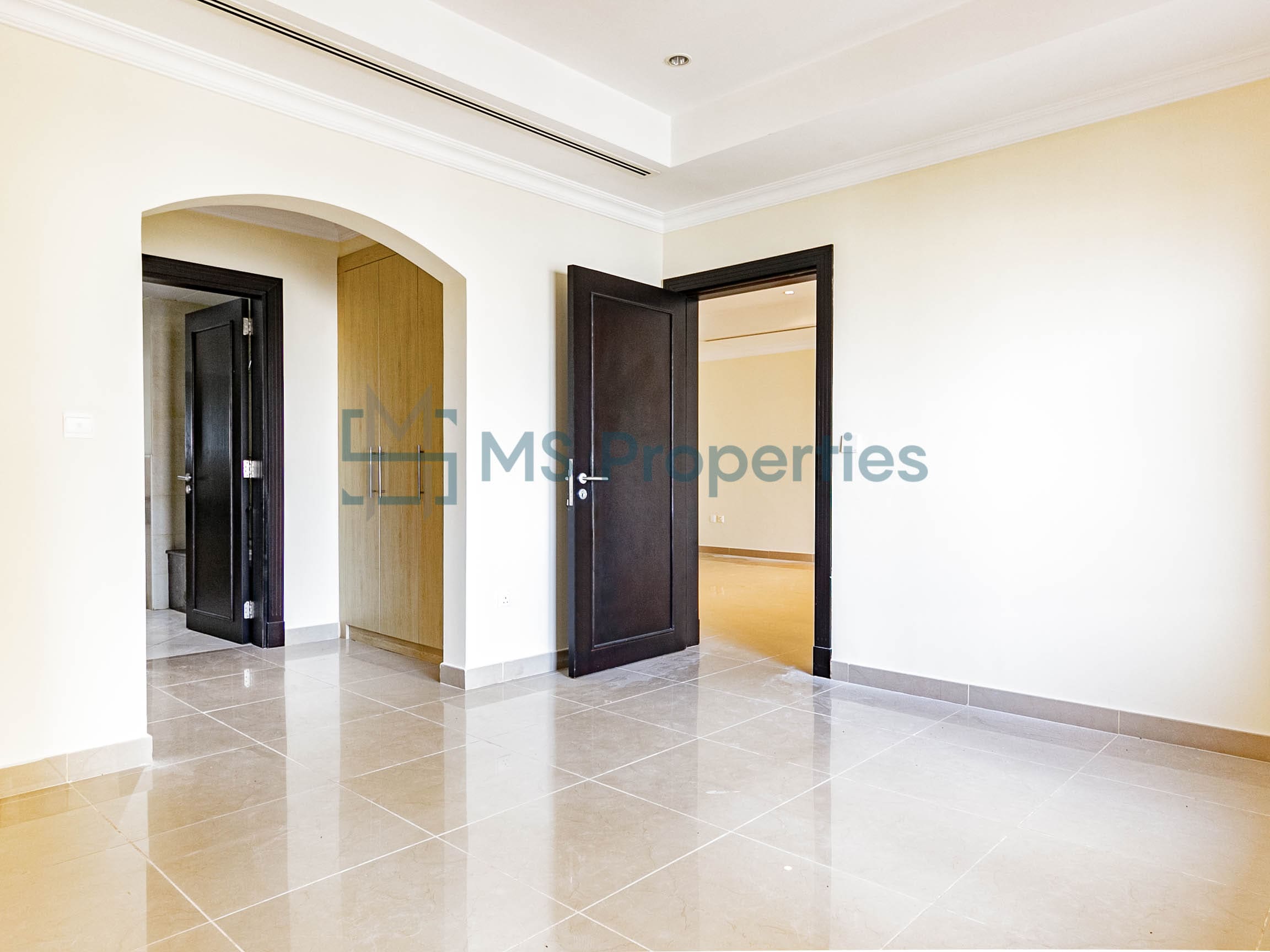 Marvelous 1BHK Apartment with Amazing Sea Balcony