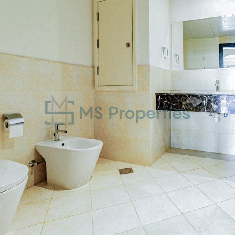 Marvelous 1BHK Apartment with Amazing Sea Balcony
