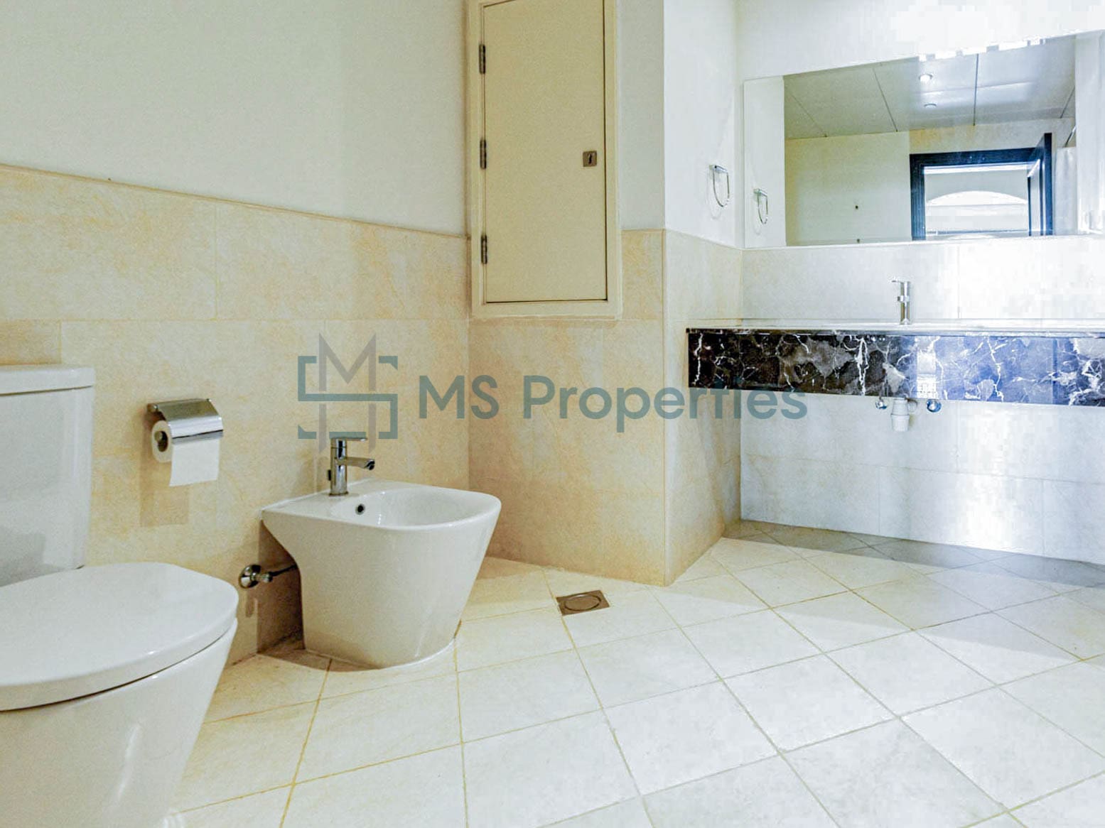 Marvelous 1BHK Apartment with Amazing Sea Balcony