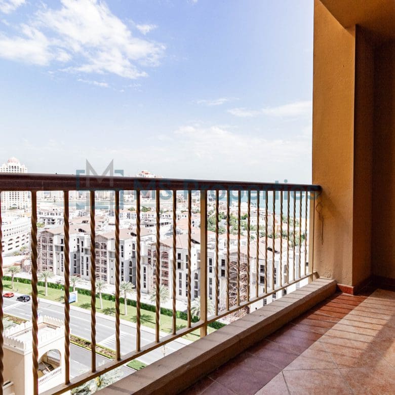 Marvelous 1BHK Apartment with Amazing Sea Balcony