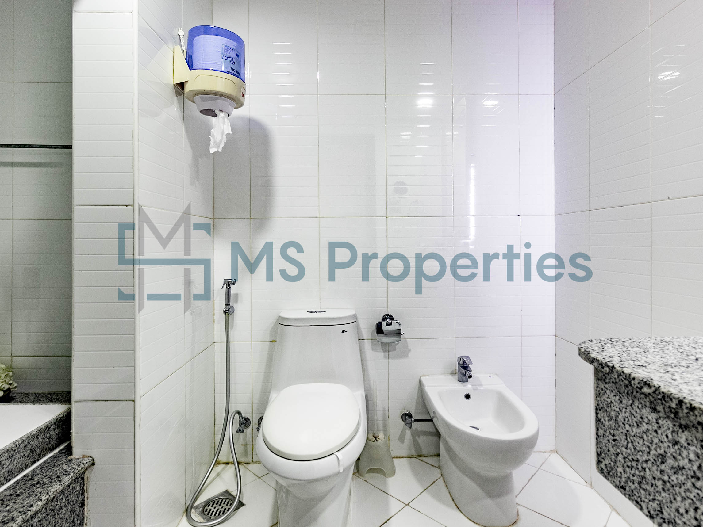 Elegant Luxury 1BR+Office Apartment with Balcony