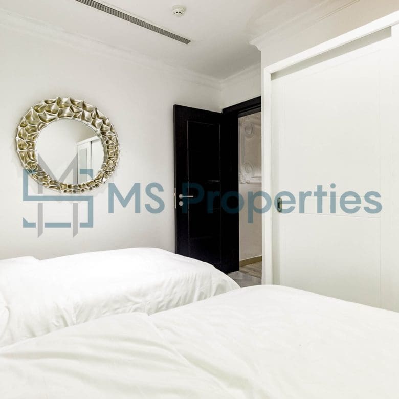 Elegant Luxury 1BR+Office Apartment with Balcony