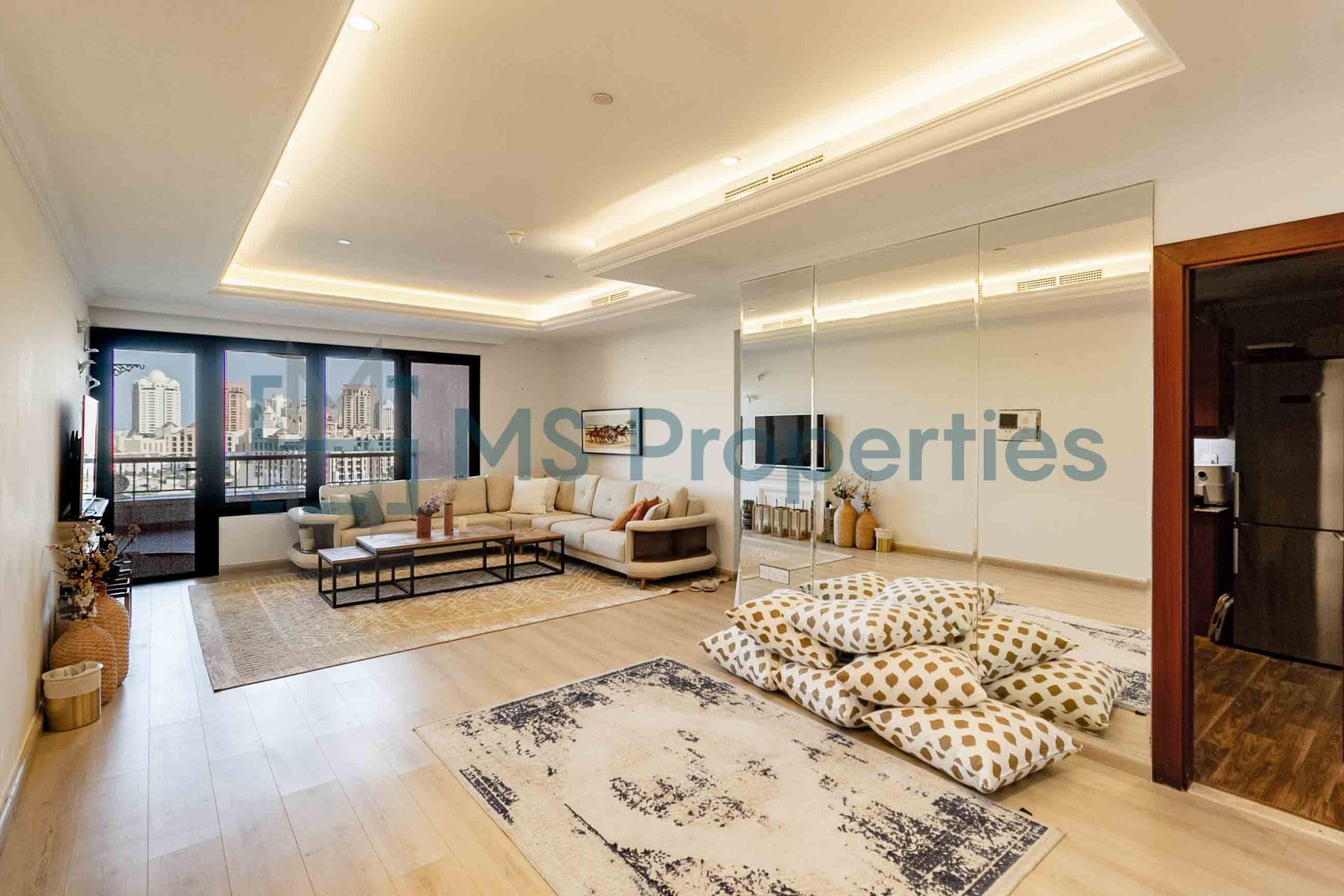 T05-7021 Sophisticated 2BHK Apartment | Marina View Balcony