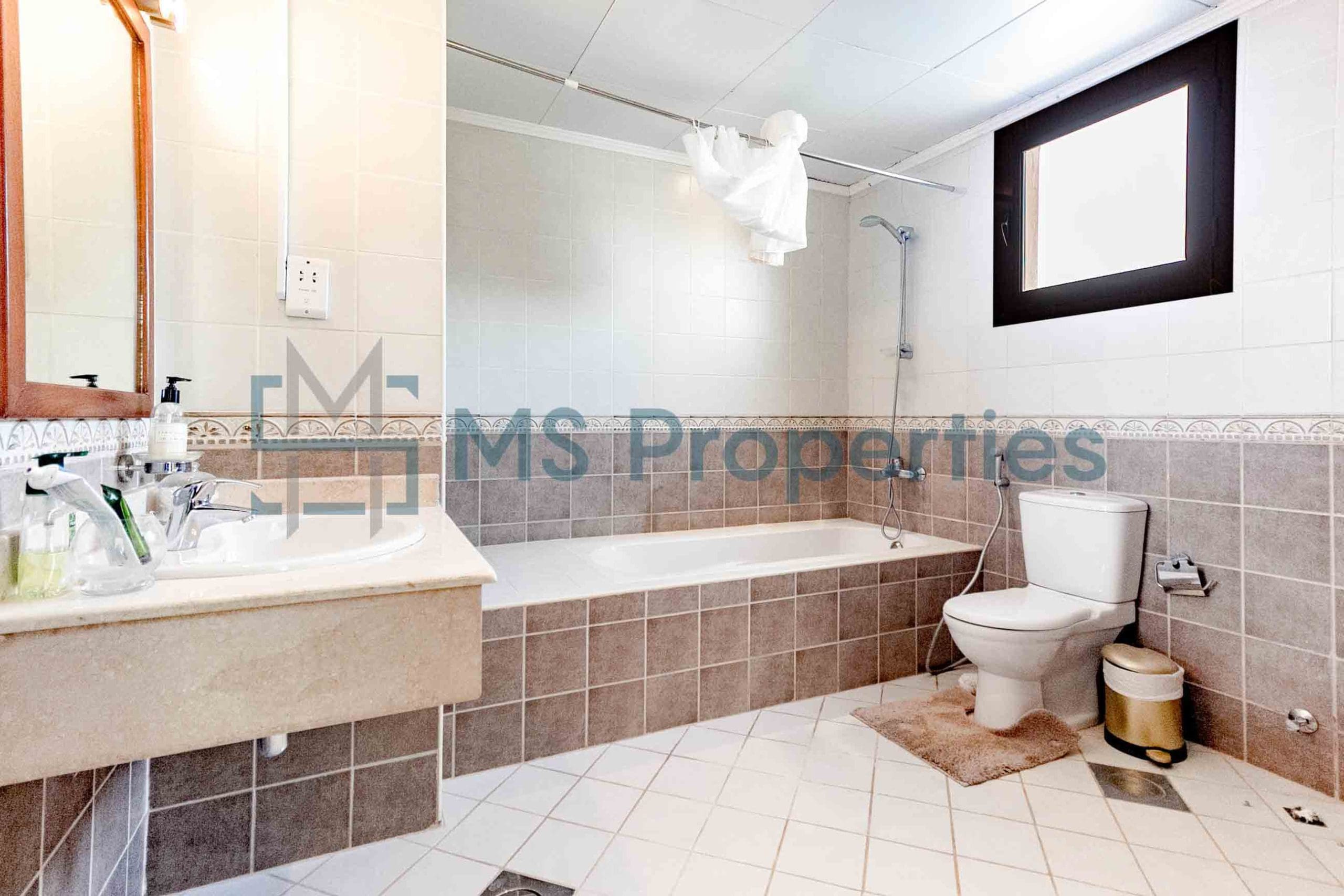 Sophisticated 2BHK Apartment | Marina View Balcony