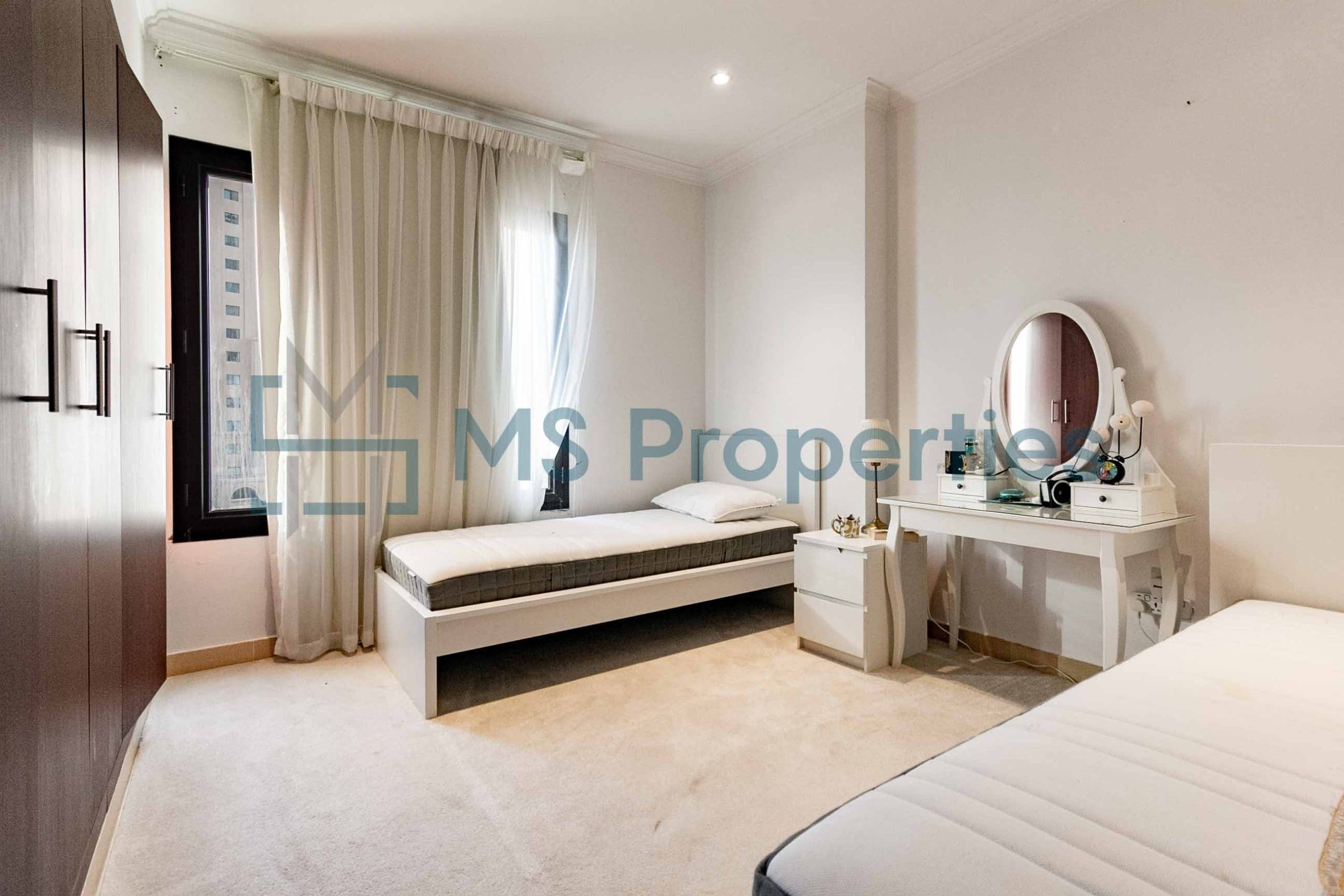 Sophisticated 2BHK Apartment | Marina View Balcony