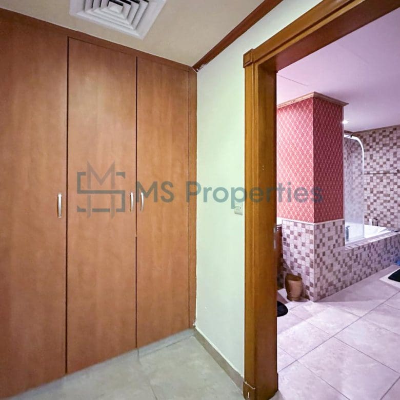 Captivating 1BR Apartment with Huge Balcony