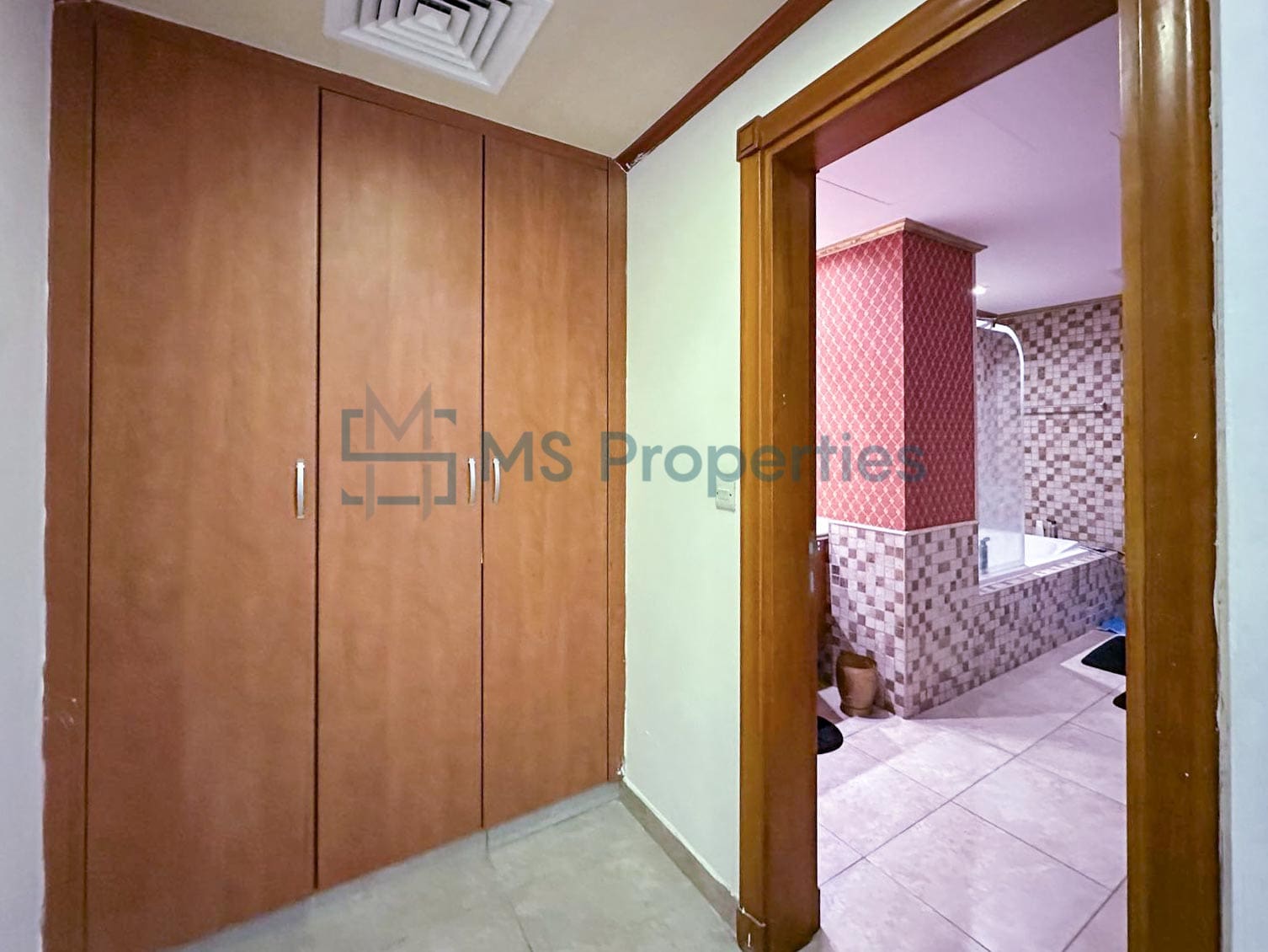 Captivating 1BR Apartment with Huge Balcony