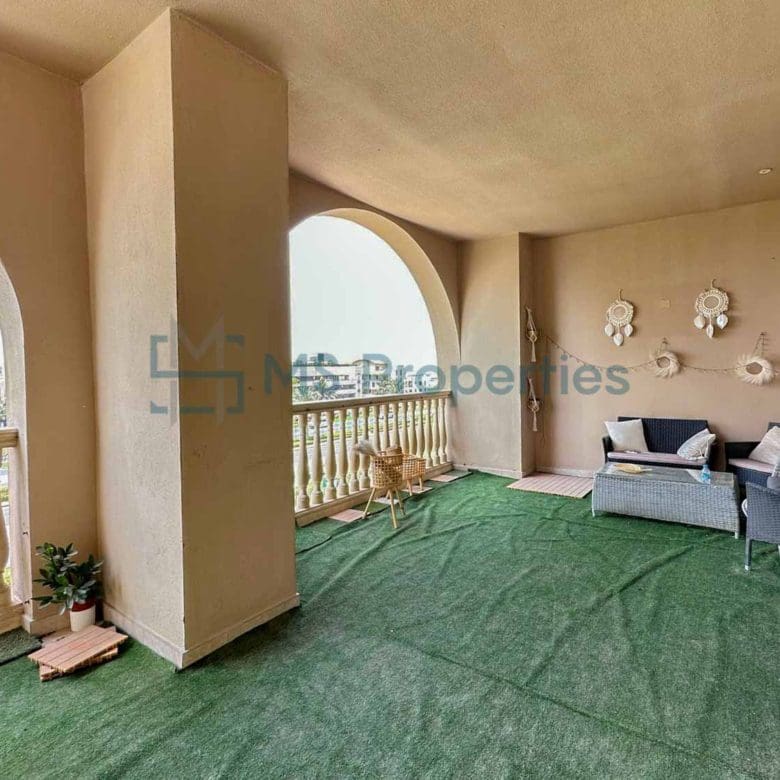Captivating 1BR Apartment with Huge Balcony