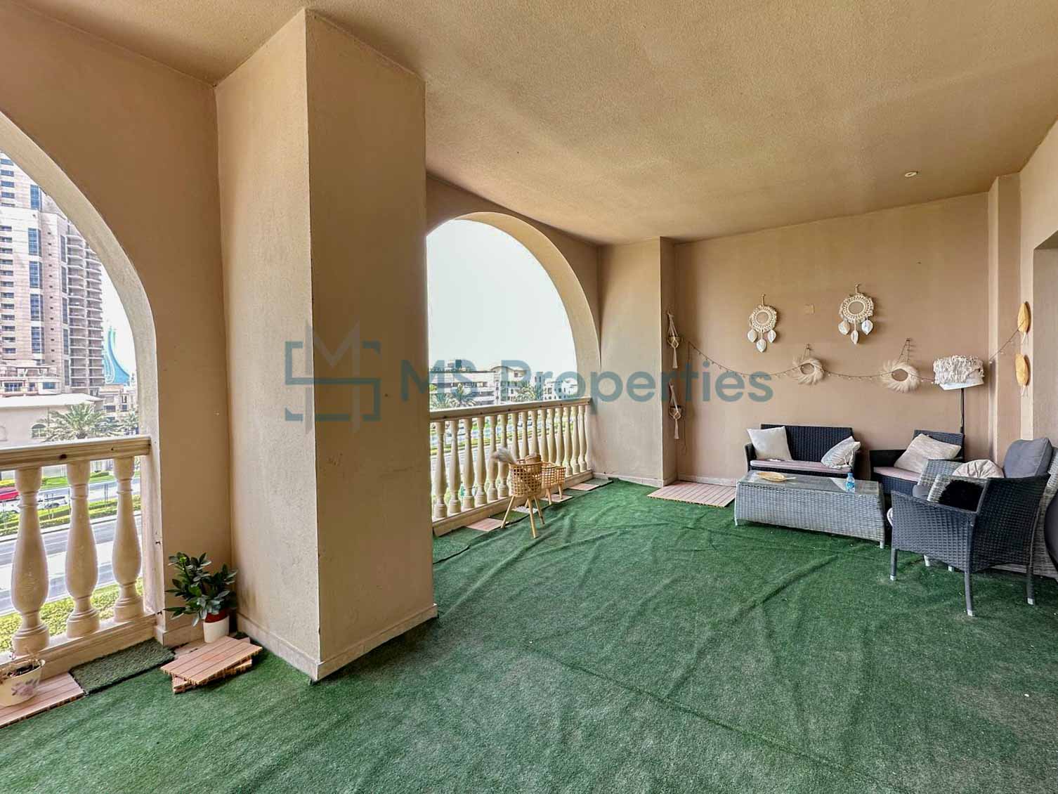 Captivating 1BR Apartment with Huge Balcony