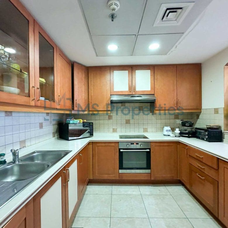 Captivating 1BR Apartment with Huge Balcony