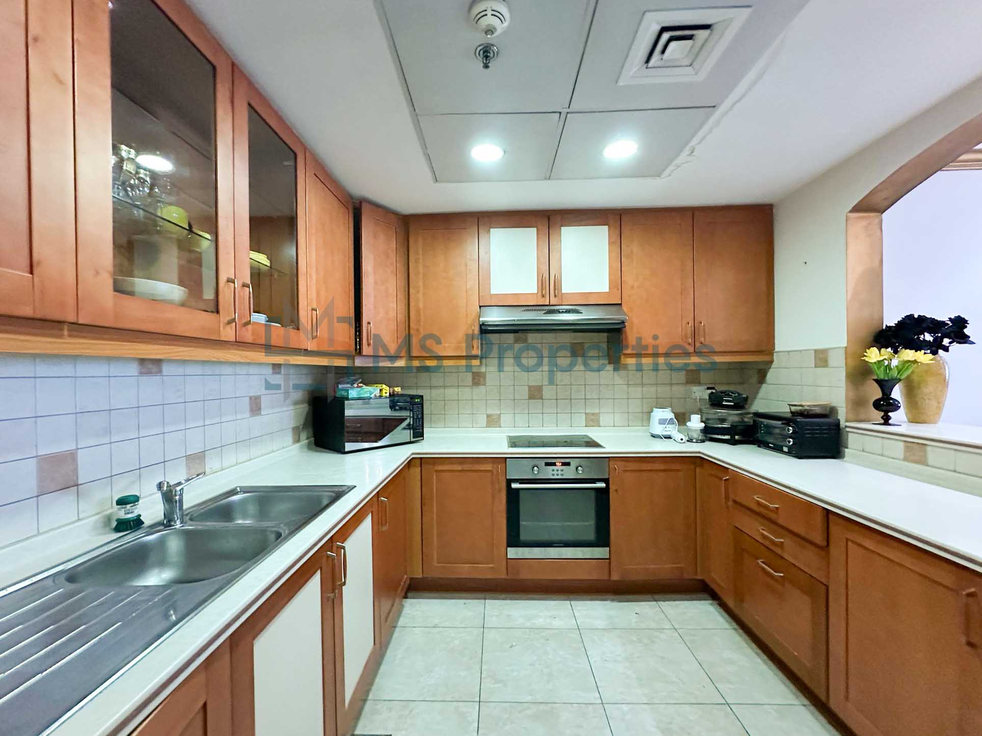 Captivating 1BR Apartment with Huge Balcony