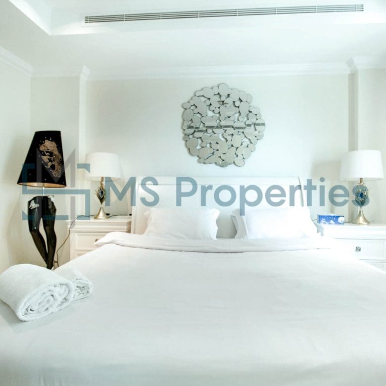 Spacious 1BR Flat with Balcony + Bills Included