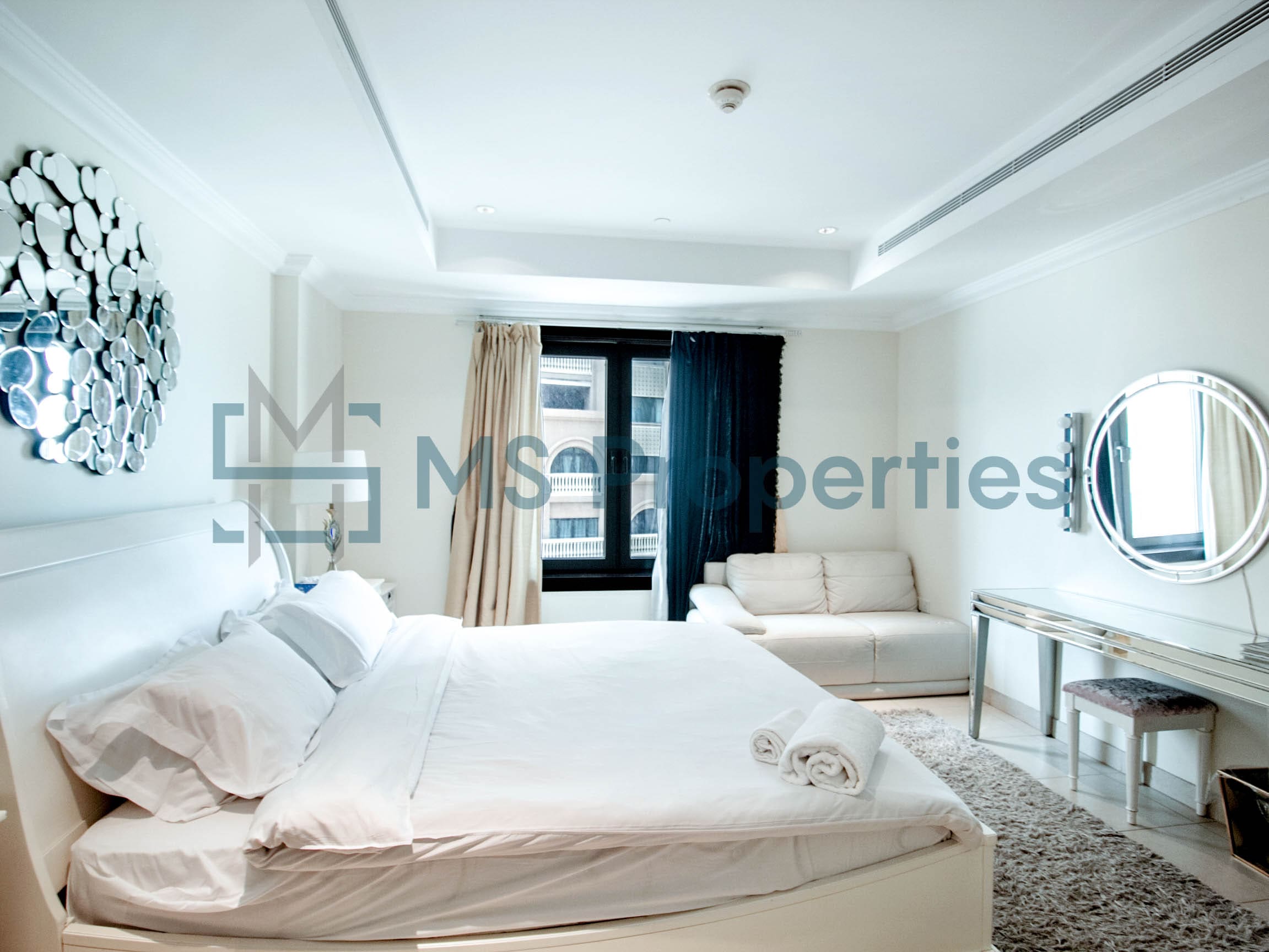 Spacious 1BR Flat with Balcony + Bills Included