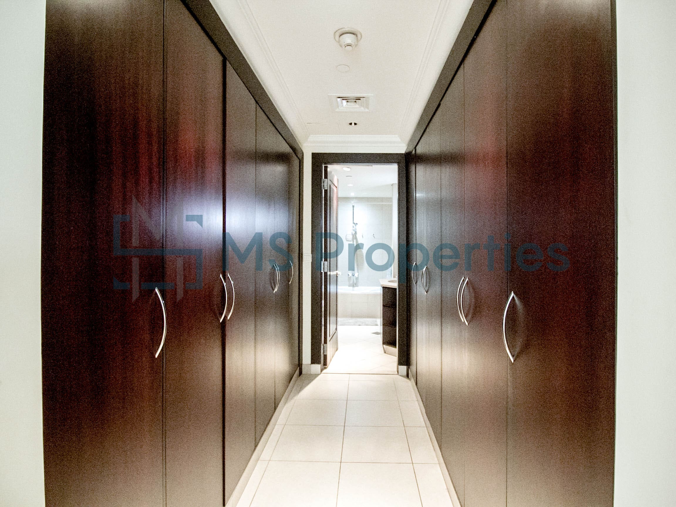 Spacious 1BR Flat with Balcony + Bills Included