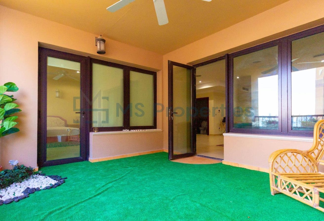 Experience Pearl Living 3B+Maid with Stunning View