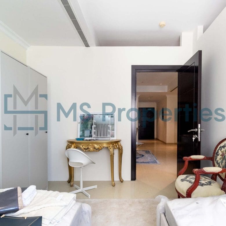 Renovated 2BR+Office Apartment with Huge Balcony