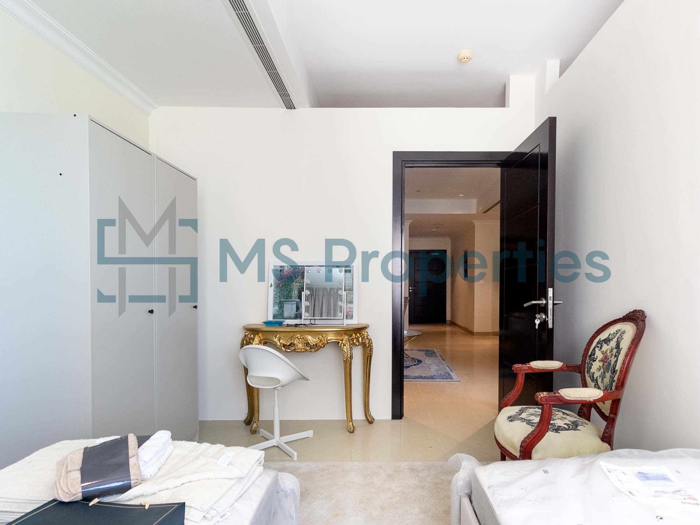 Renovated 2BR+Office Apartment with Huge Balcony
