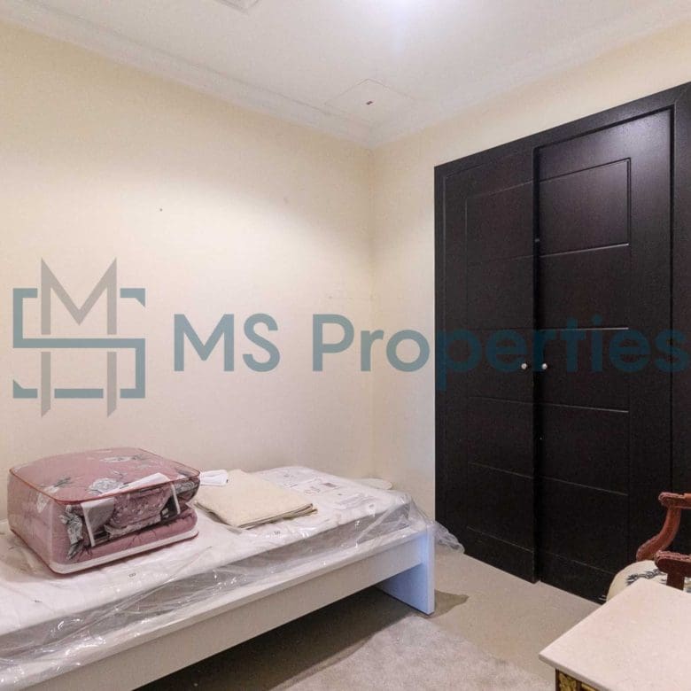 Renovated 2BR+Office Apartment with Huge Balcony
