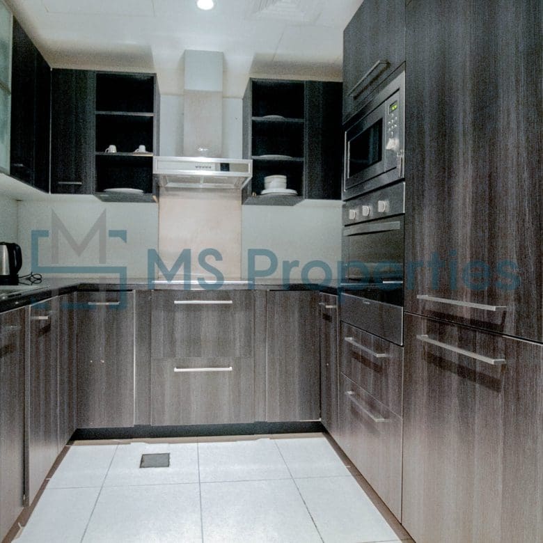 Spacious 1BR Flat with Balcony + Bills Included