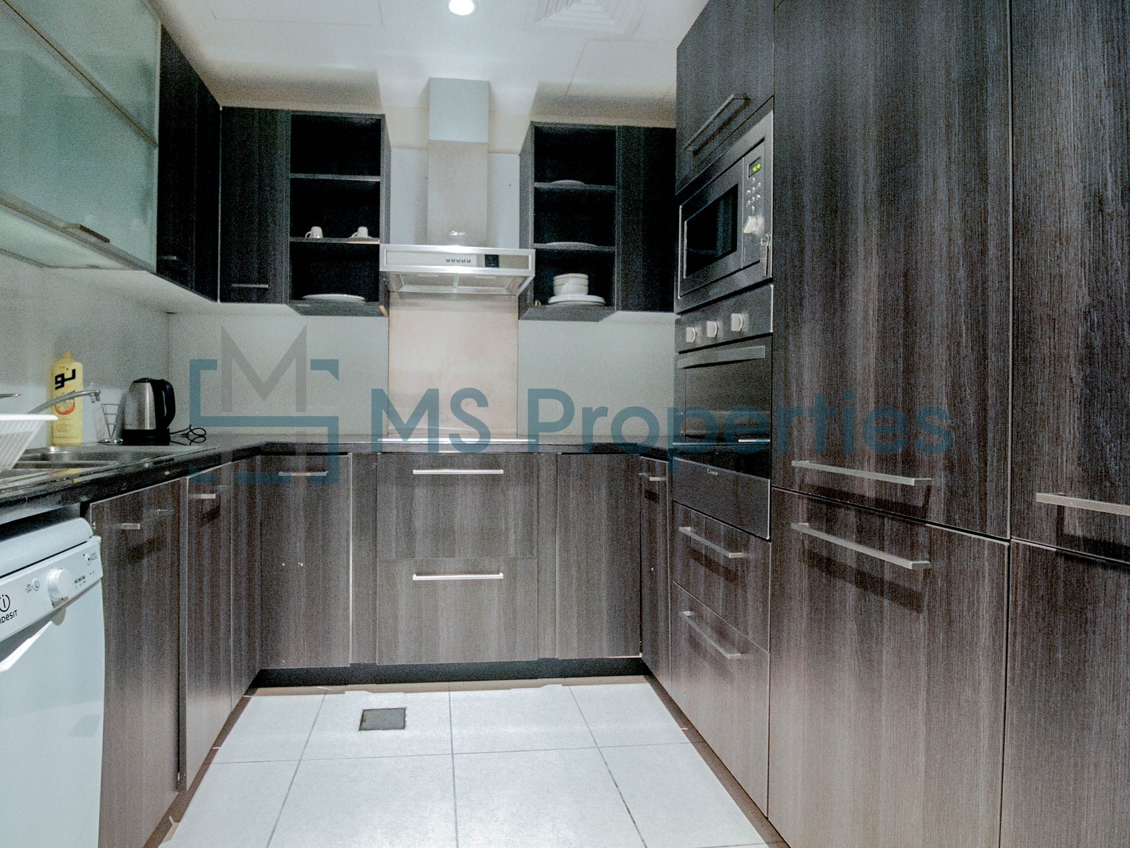 Spacious 1BR Flat with Balcony + Bills Included