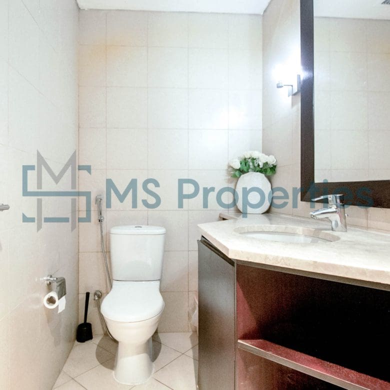Spacious 1BR Flat with Balcony + Bills Included