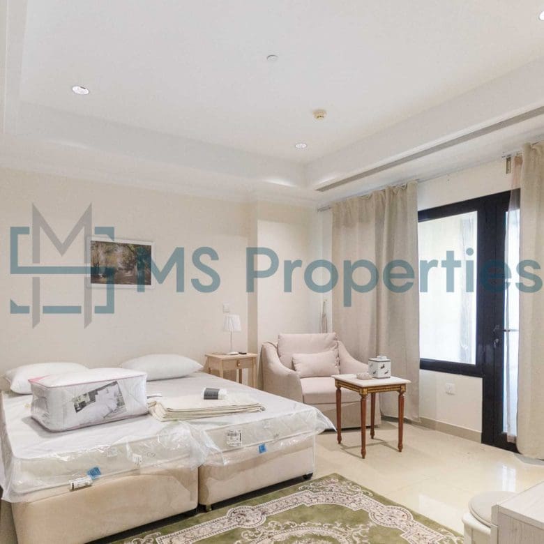 Renovated 2BR+Office Apartment with Huge Balcony