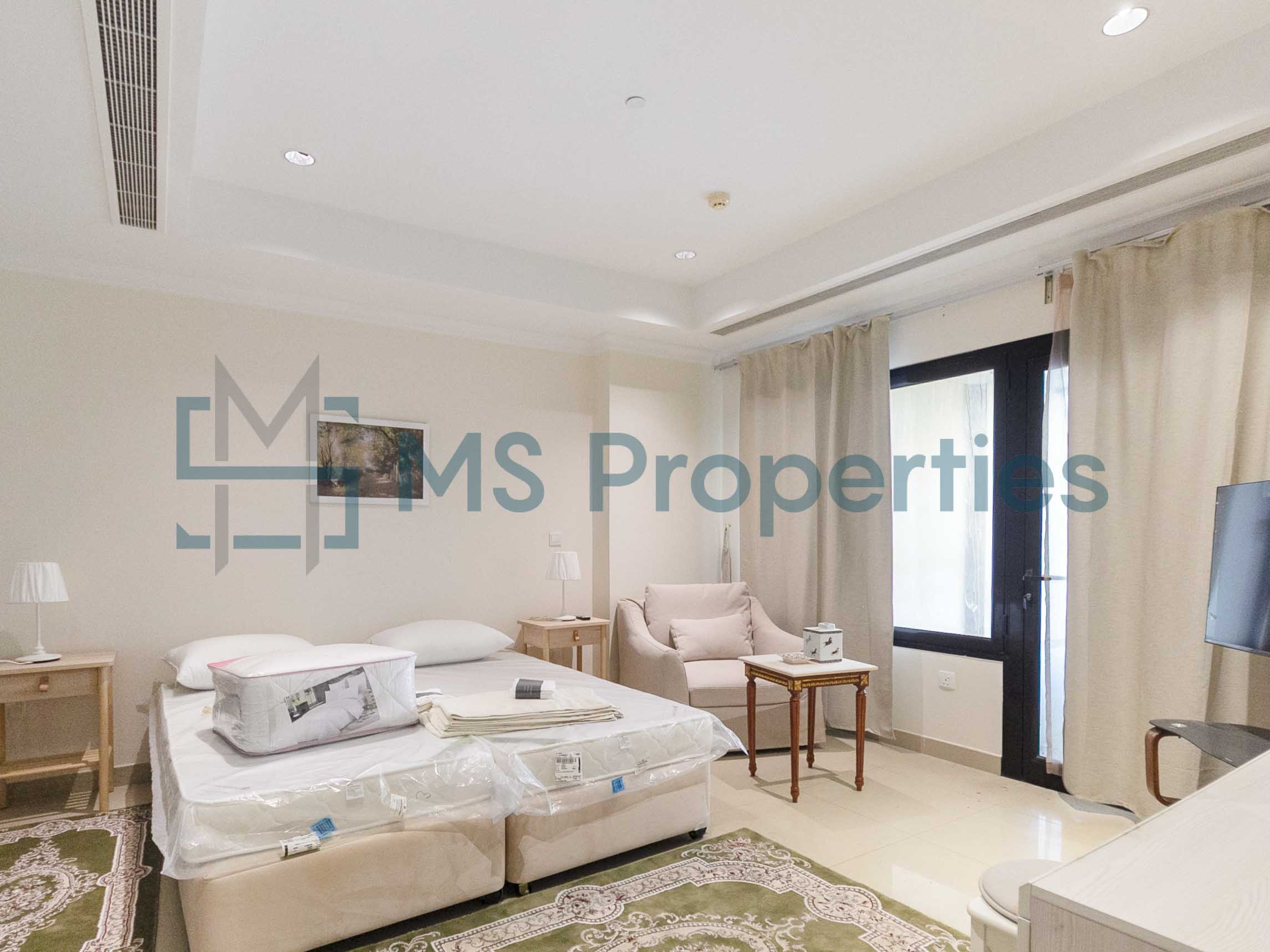 Renovated 2BR+Office Apartment with Huge Balcony