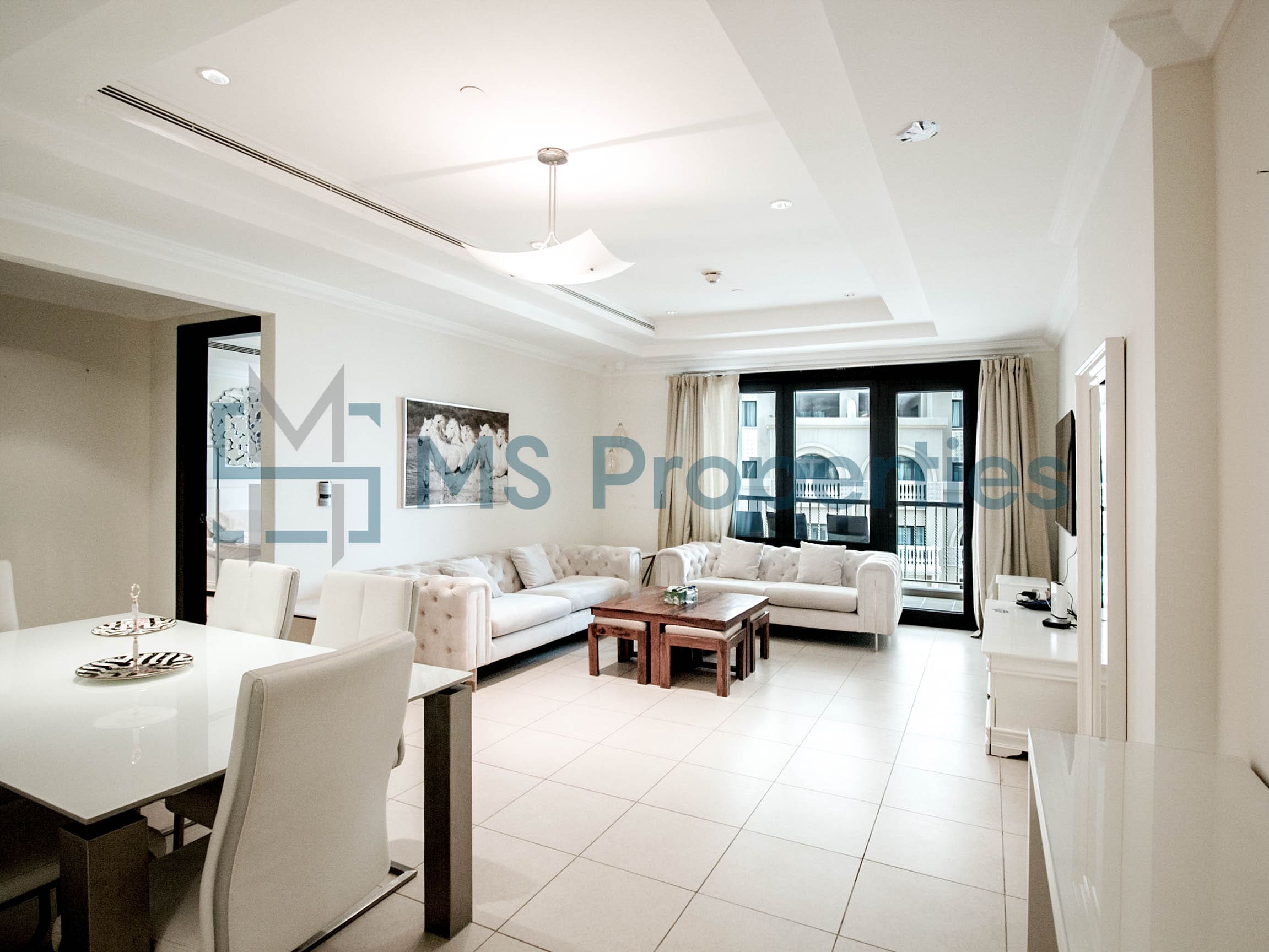 Spacious 1BR Flat with Balcony + Bills Included
