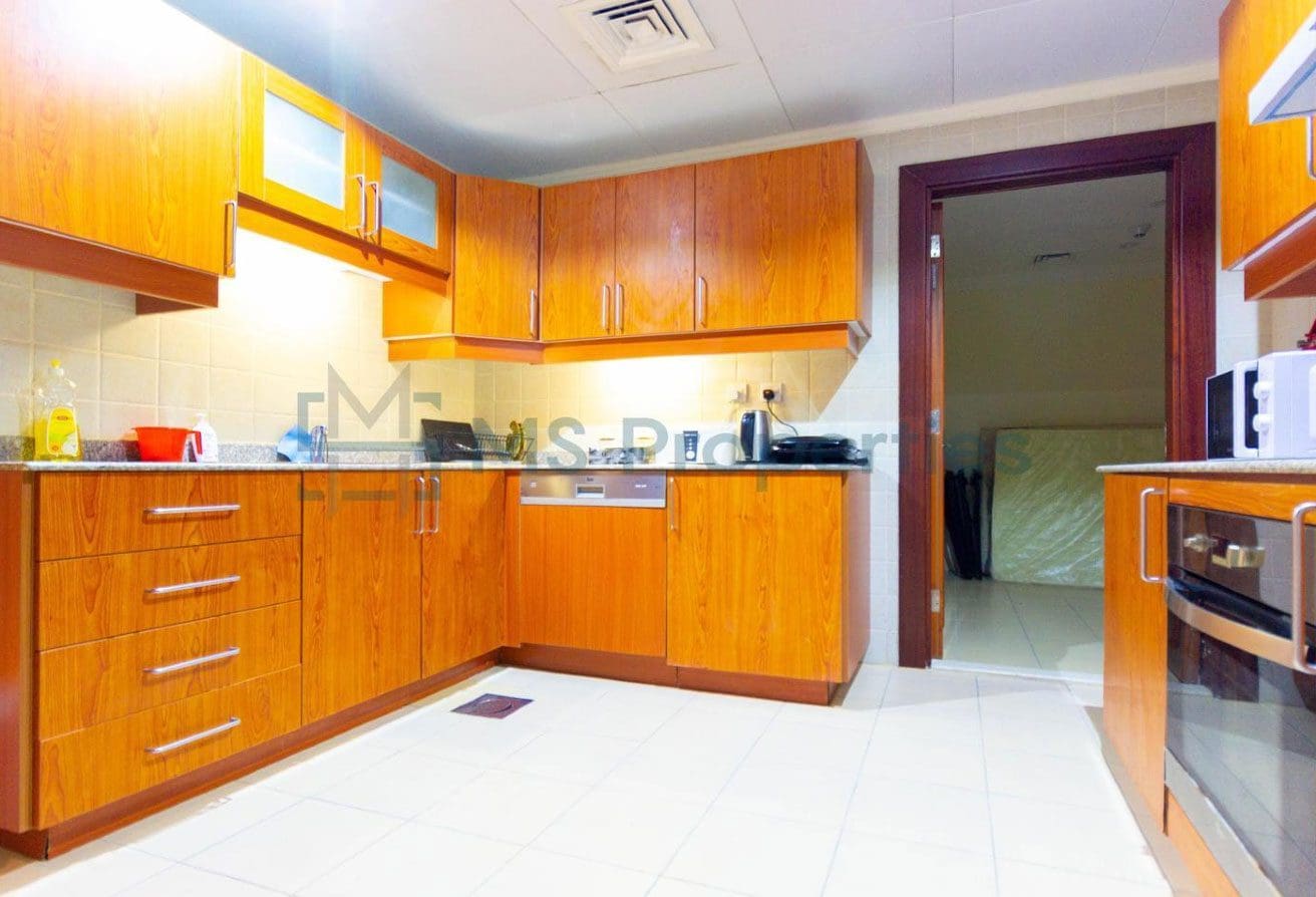 Experience Pearl Living 3B+Maid with Stunning View