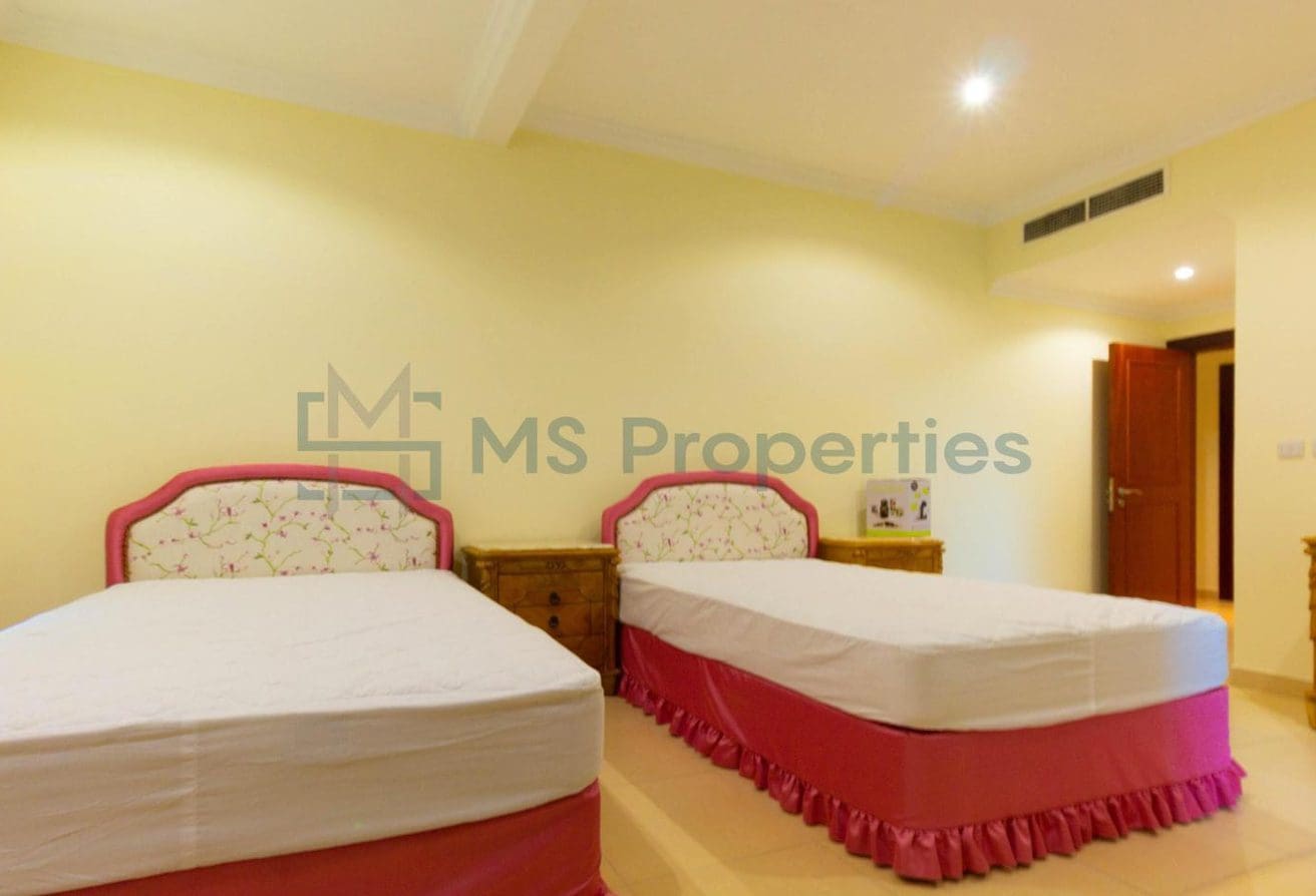 Experience Pearl Living 3B+Maid with Stunning View