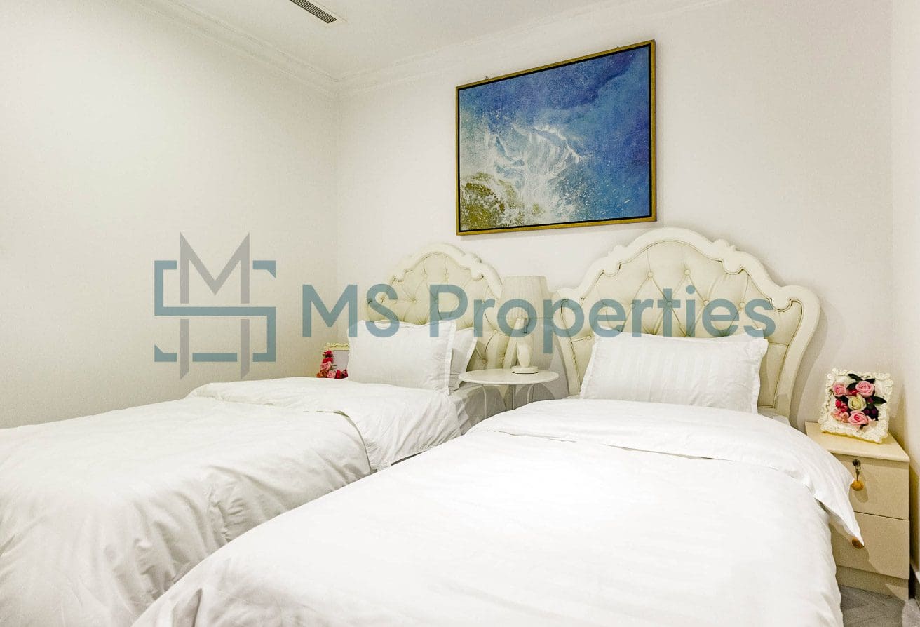 Luxurious 1BR + Office Flat with balcony For Sale